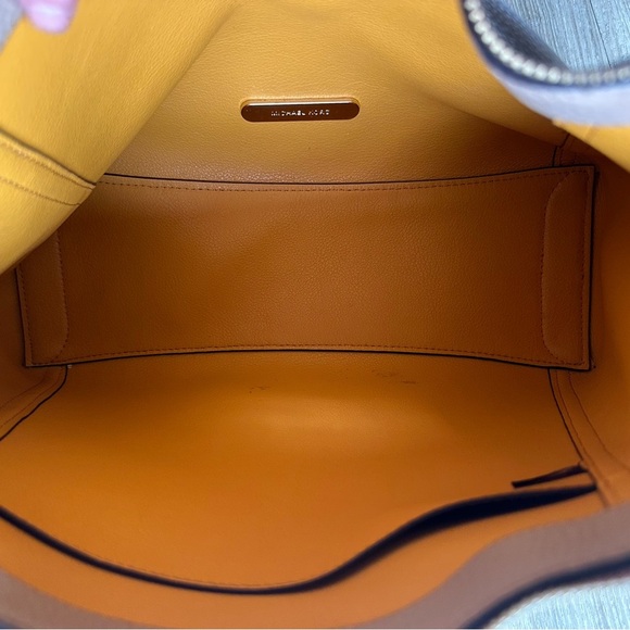 Michael Kors Handbag Purse, Wallet, and Wristlet Set, Leather, Beige - Picture 4 of 11